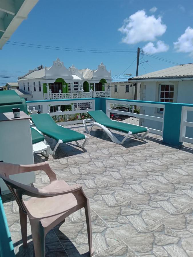 Michand Guest Apartments- Cozy One Or Two Bedroom- 5 Walk Minutes From Airport 10 Mins Drive To Oistins Or Beach Christ Church Buitenkant foto